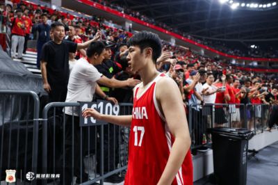 外线最稳炮台!赵嘉义半场三分4中3拿到全队最高9分 正负值+14