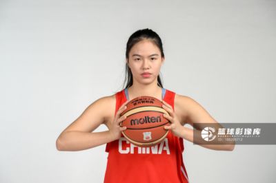 替补很积极！吴梦婕7中4拿下11分8板&5前场板 5次犯规