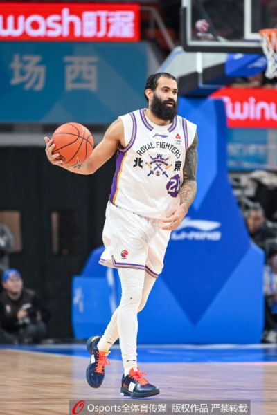 媒体人：北控已与小外援格兰特·里勒完成续约 大外援也已确定