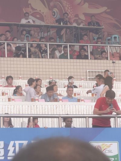 记者：U23国足主帅安东尼奥现场观战重庆铜梁龙vs浙江