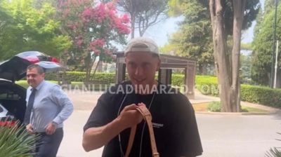 迪马：乌迪内斯以130万欧签下科莫后卫沃伊沃达，球员已接受体检