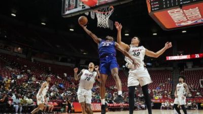 🏀夏联-热火5人上双轻取活塞止连败 唐纳森20+8+10 奥科里27分