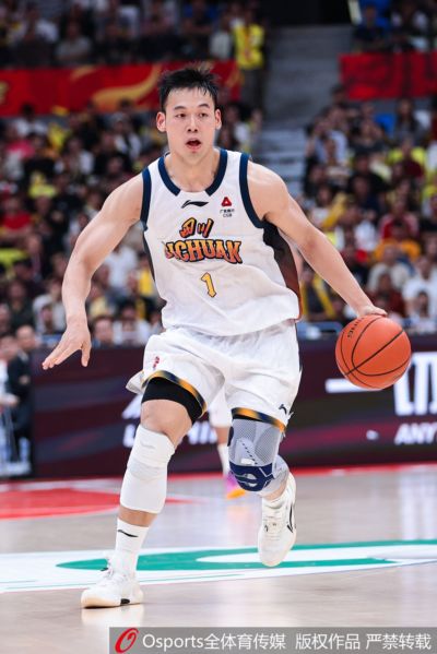 ：四川男篮给景菡一提供多年顶薪合同 球员也认可这份合同