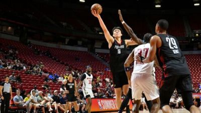 🏀夏联-杨瀚森13+5+4帽&下半场11分送惊艳妙传 开拓者力克掘金
