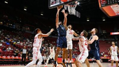🏀灰熊32分大胜锁半决赛 老鹰首节2分创历史纪录 布泽尔24分7板