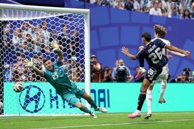 英格兰1-0领先阿根廷！戈登后点包抄破门，罗杰斯送助攻