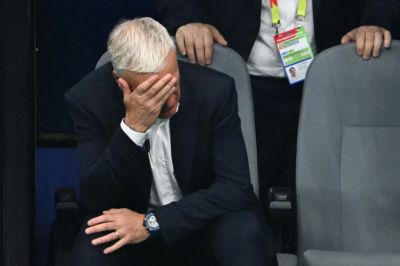 闹心！法国在7月14日国庆节当天输球，无缘世界杯决赛