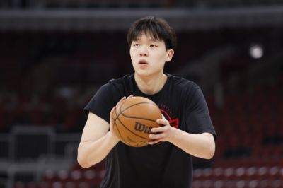 工作室：暂歇一场调整状态 杨瀚森复出即突破 不断刷新赛场上限