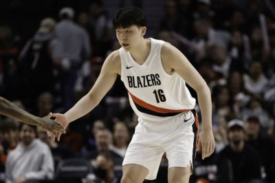 仅三次出手！杨瀚森半场6分5板3助+4失误4犯规 正负值+17全场最高
