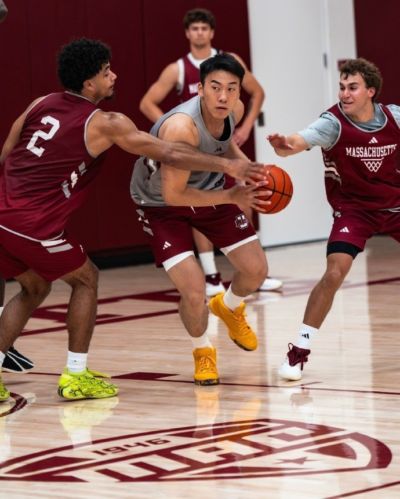 媒体人：王俊杰先向中国男篮请假与马萨诸塞合练 不久后再归队