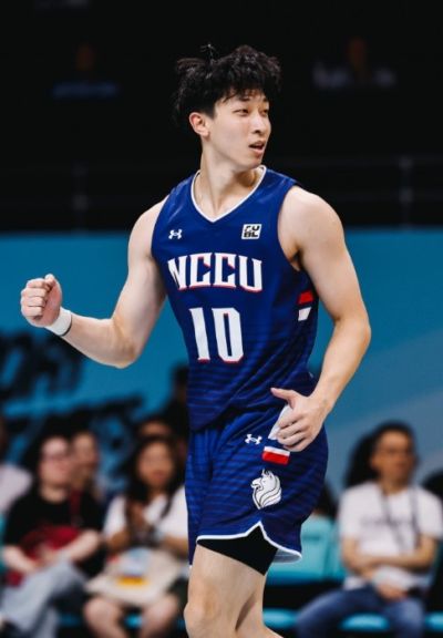 媒体人：宋昕澔目前的首选是CBA 但希望效力环境稳定没风险的球队