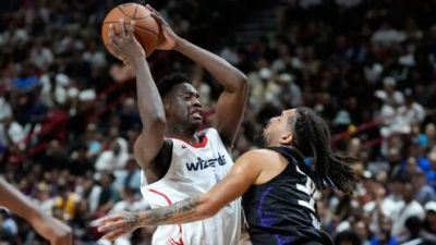 🏀夏联-奇才送国王首败 莱利6记三分32+6 迪班萨23+7 雷诺20+12
