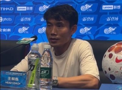 郑智谈雷森德伤情：直接去医院了伤情还要评估，希望别伤那么重