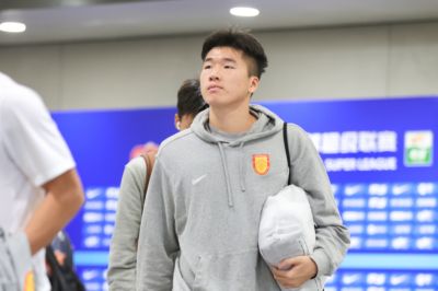 岳瑞杰本场12次解围，成单场中超完成至少10次解围最年轻的球员