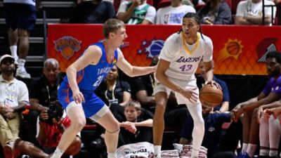 🏀夏联-湖人轻取雷霆 卡尔18分 蒂耶罗20分 12号秀马拉2+7