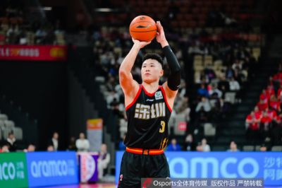 媒体人：深圳向贺希宁开出顶薪合同 有球队想购买他的顶薪续约权