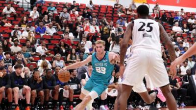 🏀夏联-黄蜂力克魔术迎开门红 麦克尼利28分 施泰因巴赫15+11