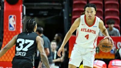 🏀夏联-老鹰7人上双轻取马刺 小里德14+10 卡布13中4