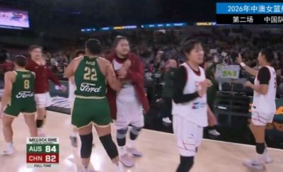 🏀热身赛-第三节崩盘！中国女篮两连败澳大利亚&两场合计输4分