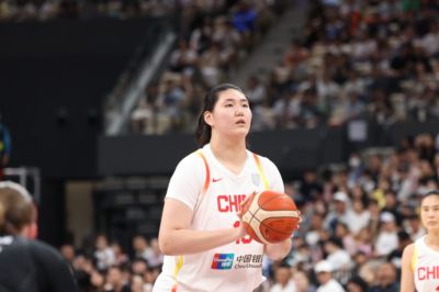 统治篮下！张子宇17中11得25分11板1断 得分篮板皆全队最高