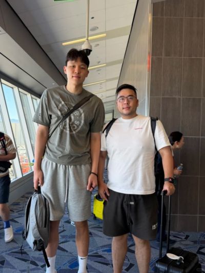 球迷拉斯维加斯机场偶遇杨瀚森！开拓者夏联首战将于后天开打！