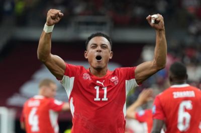 25岁恩多耶造犯规16次本届最多 62%对抗成功率在攻击手中仅次萨卡