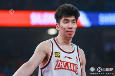 ：浙江队正在努力将余嘉豪带回CBA 他们在中锋位置上缺人
