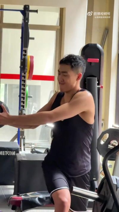 报告报告！除部分还在进行个人特训小狮子外 大部队已收假集合！