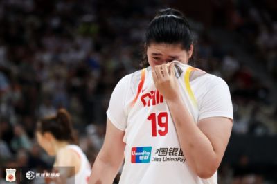 媒体人：张子宇28+10+4进步明显 王思雨16+4+5依旧外线定海神针