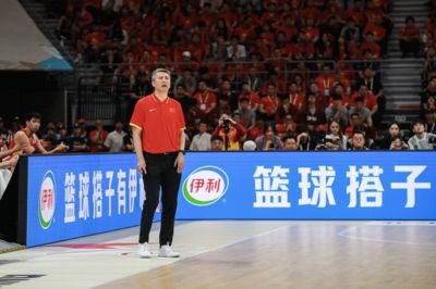 记者：接下来希望日本能击败韩国 这样中国男篮相互战绩更有利些
