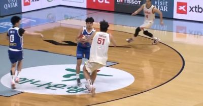 别犹豫呀！杨瀚森持球反击试图分球 但手滑脱手掉球失误