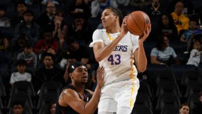 🏀夏联-湖人双加时逆转险胜热火 卡尔26+8 沃特森补篮绝杀