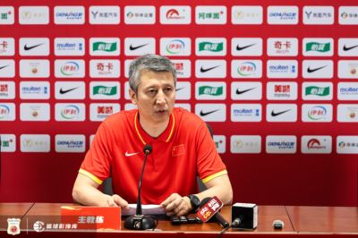 媒体人:输19分后 现场有记者问郭士强怎么评价顺德当地的美食?