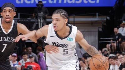 🏀夏联-郭昊文没出场 国王险胜篮网 阿卡夫29投25分