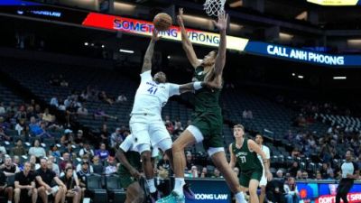 🏀夏联-勇士不敌雄鹿 瑞安·内姆哈德15分 波士顿17分