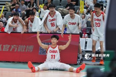小李广！张淳智10中8高效贡献全队最高24分 三分7中6