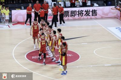 媒体人：输球不能让现在的男篮更好，只有赢球才会！