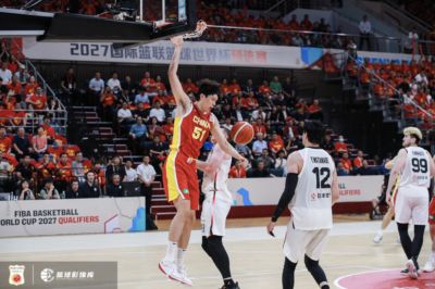 媒体人：不要以为低位技术很简单 NBA都没多少能把低位打好的球员