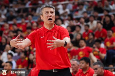 媒体人：今天不是输在实力不如人家 中国男篮非得打自己不熟悉的