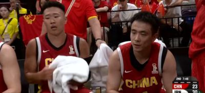 失误频频！世预赛：被日本打出16-2攻击波 中国男篮落后7分喊暂停