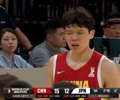 扑太凶！杨瀚森飞身干扰对手三分 被吹犯规送对手三罚