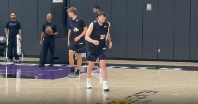 昨天刚刚签下新秀合同！国王29号秀卡拉班在训练中脚踝扭伤