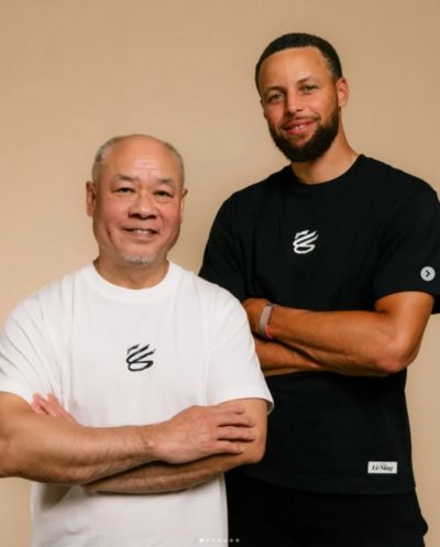 库里与李宁会面&一起打高尔夫+干杯：库里品牌的非凡新篇就此启幕