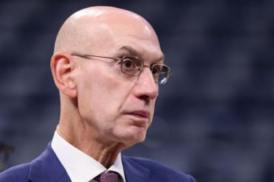 美媒：NBA收入低于预期 球员将扣除约5.5%薪资&库里损失330万最多