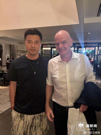 记者晒照偶遇因凡蒂诺：他祝中国队未来一切好运！