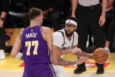 东契奇在湖人成功要来A级中锋 浓眉在湖人多年也想要中锋但未果