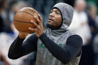 费尔顿:自手套后后卫中仅斯玛特拿过DPOY 但不少人防守都很好