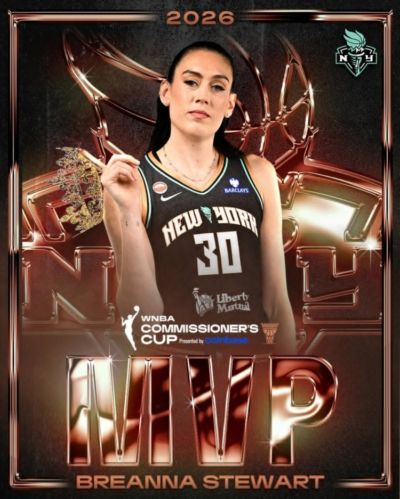 决赛砍下25分11板4助2断2帽！斯图尔特当选WNBA总裁杯MVP