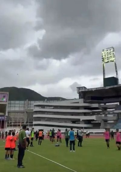 英国球员亲历委内瑞拉强震：球场剧烈摇晃，一些球员无家可归