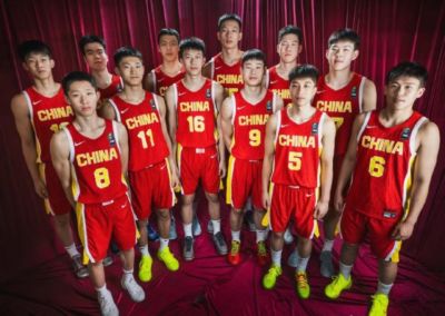 媒体人：对方的身体对抗非常狂野 对抗强度让国青们有些无所适从